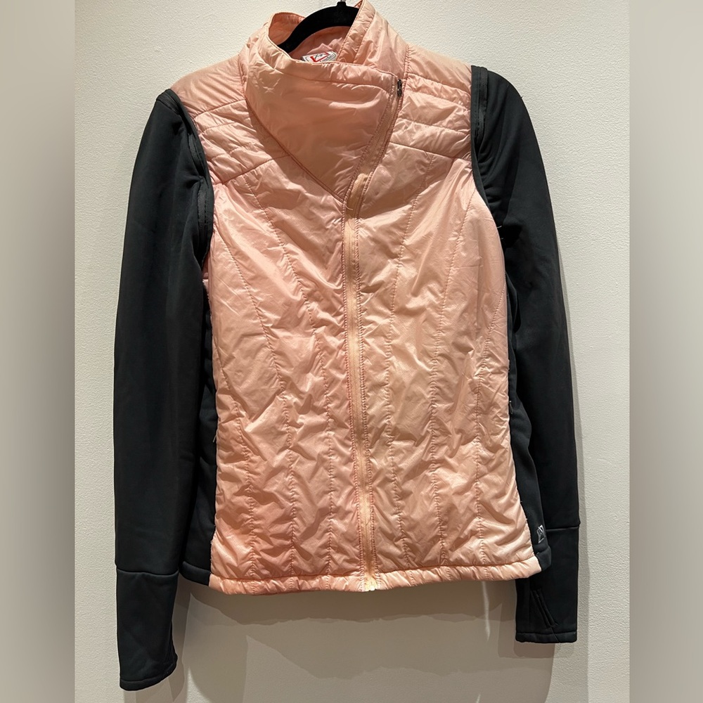 Athletic convertible jacket / vest